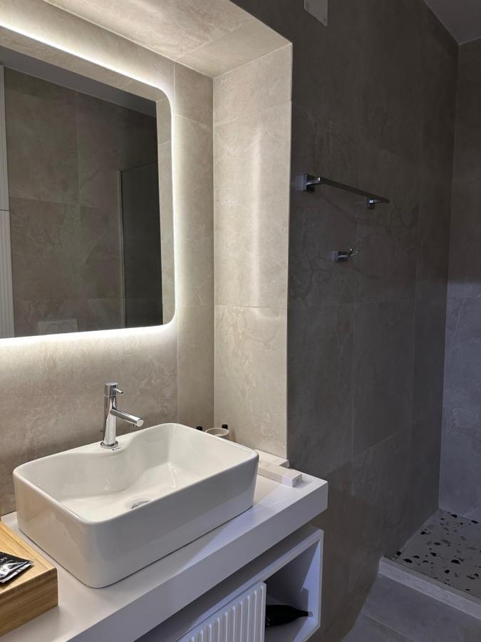 4seasonsgea , New Modern In Apartment